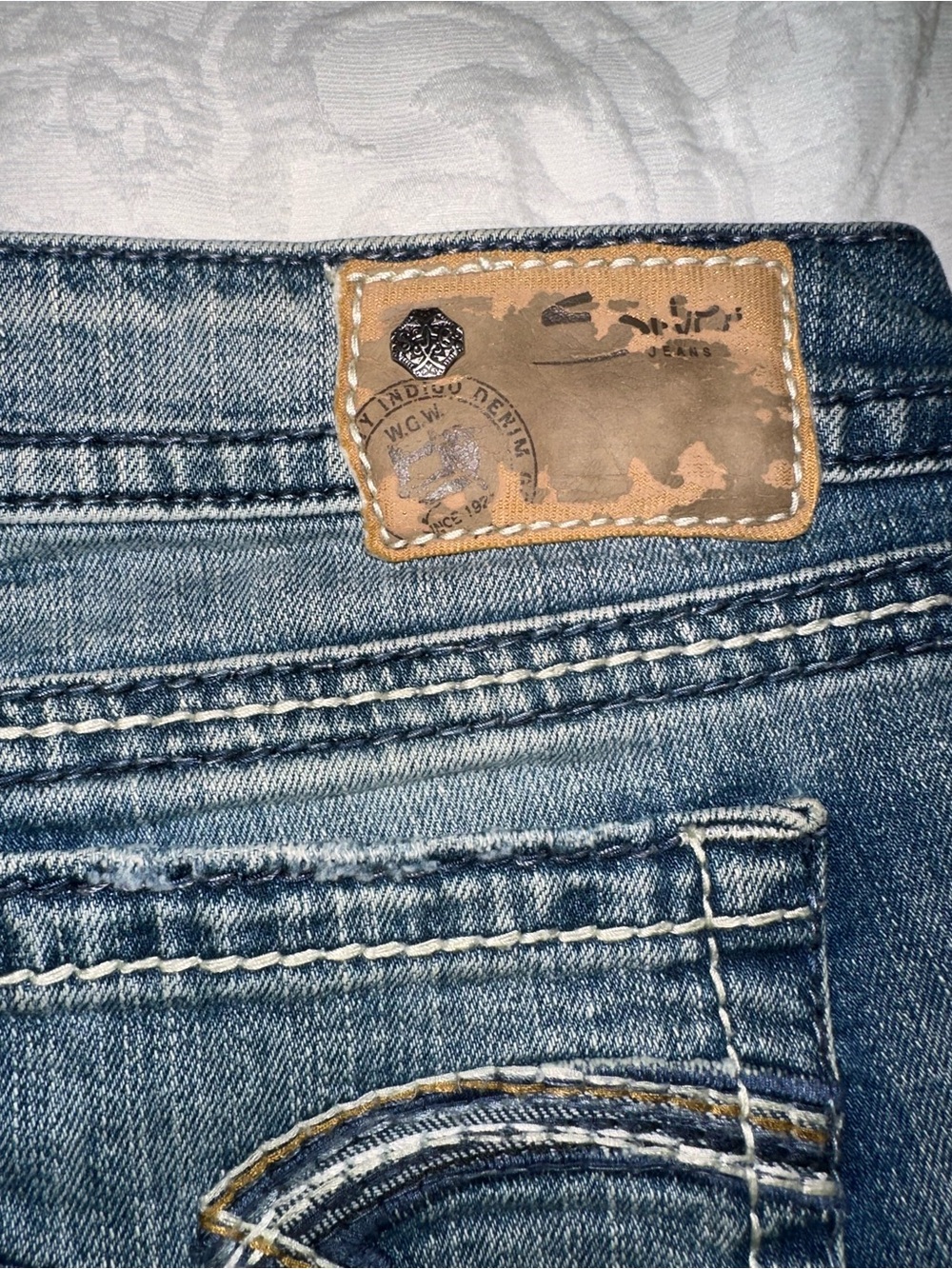 Silver Jeans Women's Faded Blue Denim Bermuda Shorts with Frayed Hem - Picture 5 of 11